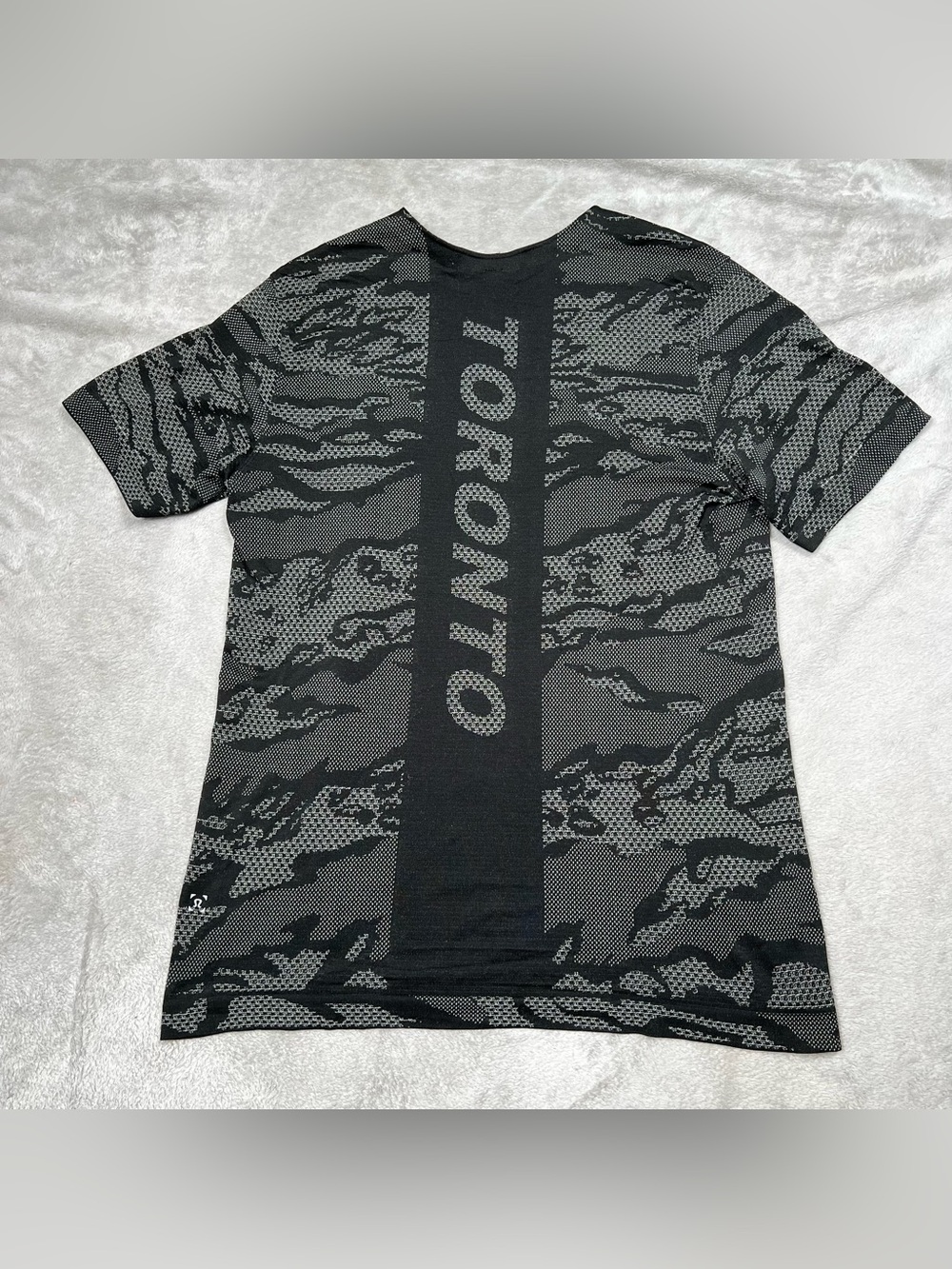 Lululemon Metal Vent Tech Shirt Mens M Black Camo Toronto Athletic Top Workout
